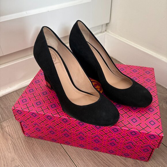 Tory Burch Black Suede Astoria Wedge - Picture 3 of 14